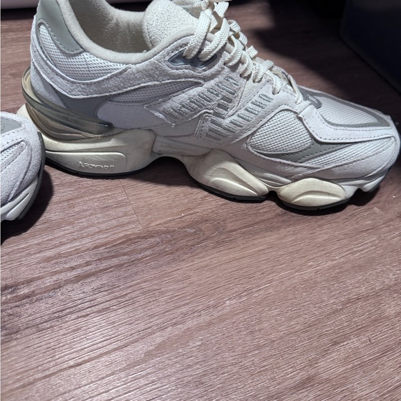 New Balance 9060 Sea Salt with concrete and silver metallic - Picture 4 of 7